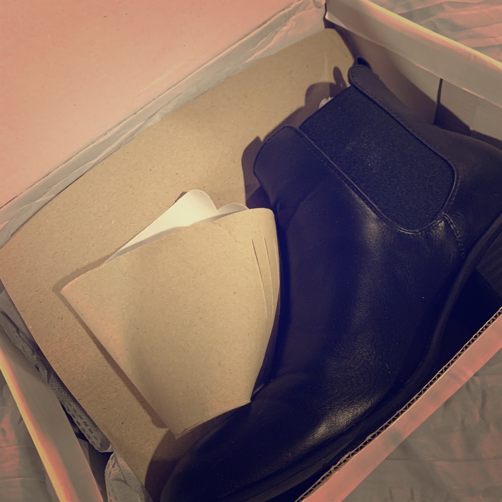 Sho Beautiful dress/casual boots